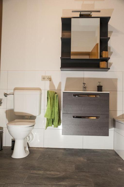Exklusive Ferienwohnung Mit Balkon, 2 Schlafzimmer Im Haus Sertuerner Einbeck Exterior foto