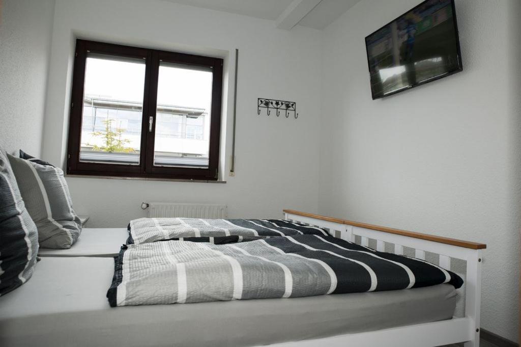 Exklusive Ferienwohnung Mit Balkon, 2 Schlafzimmer Im Haus Sertuerner Einbeck Exterior foto